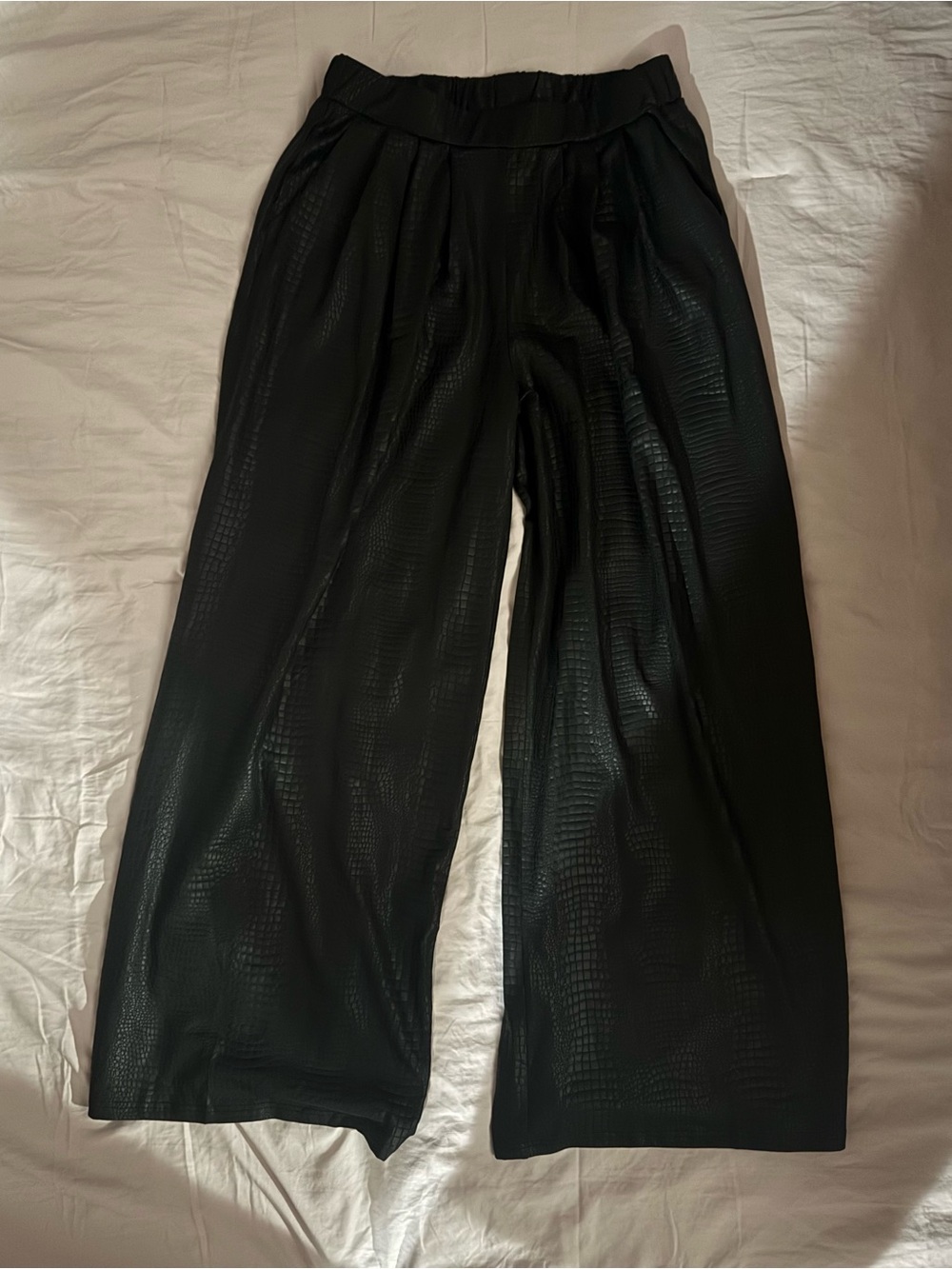 WKND Chasers Wide-Leg Matte Black Told You So Pants size L NWOT
